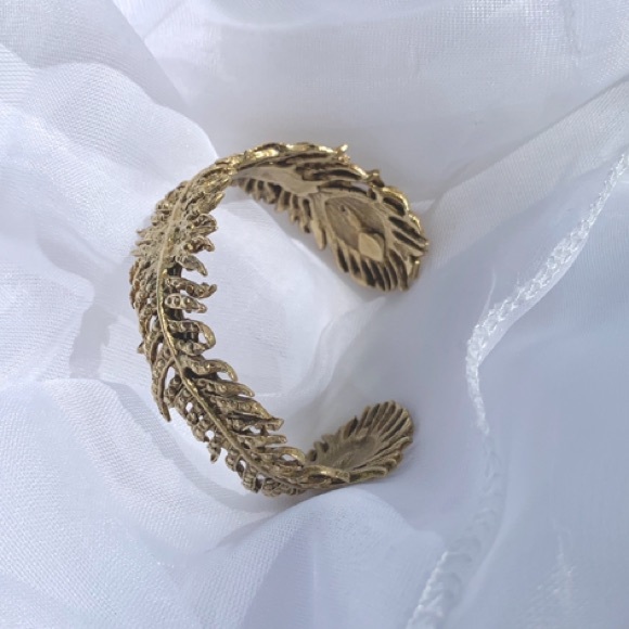 ALKEMIE Peacock Feather Cuff Bracelet - Picture 5 of 8